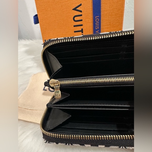 SOLD‼️Louis Vuitton Since 1854 Limited Edition Zippy Wallet - Picture 11 of 16